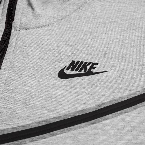 NIKE - Hettegenser NSW Tech Fleece Lysegrå