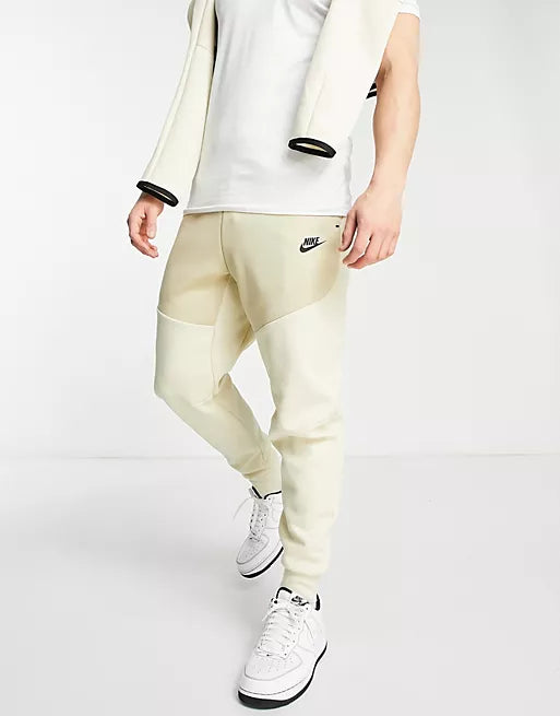 NIKE - Joggebukse NSW Tech Fleece Beige/Hvit