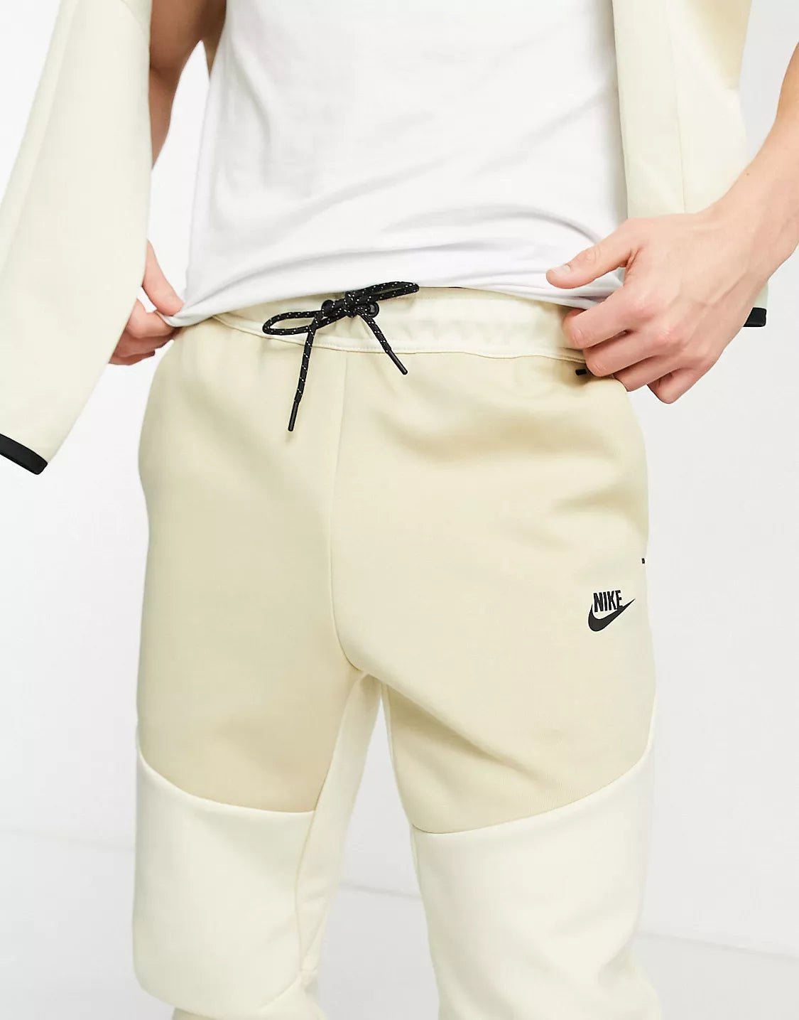 NIKE - Joggebukse NSW Tech Fleece Beige/Hvit