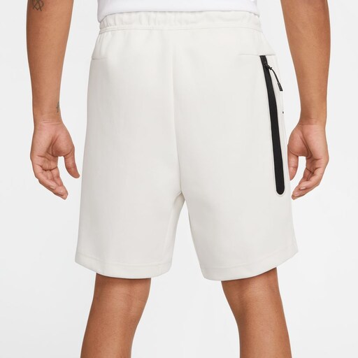 NIKE - Tech Fleece hvit shorts