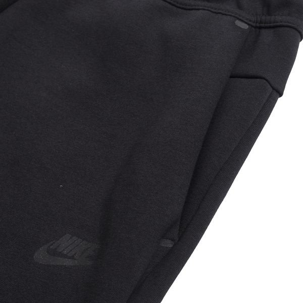 NIKE - Tech Fleece sort shorts