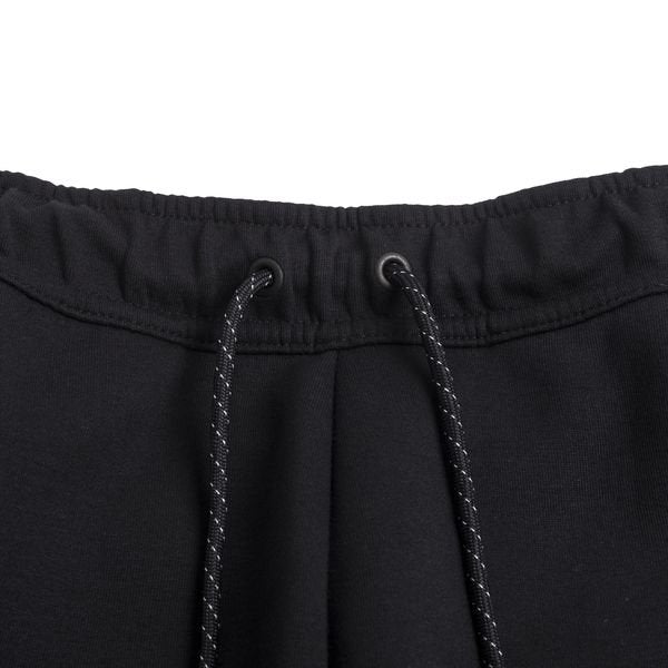 NIKE - Tech Fleece sort shorts